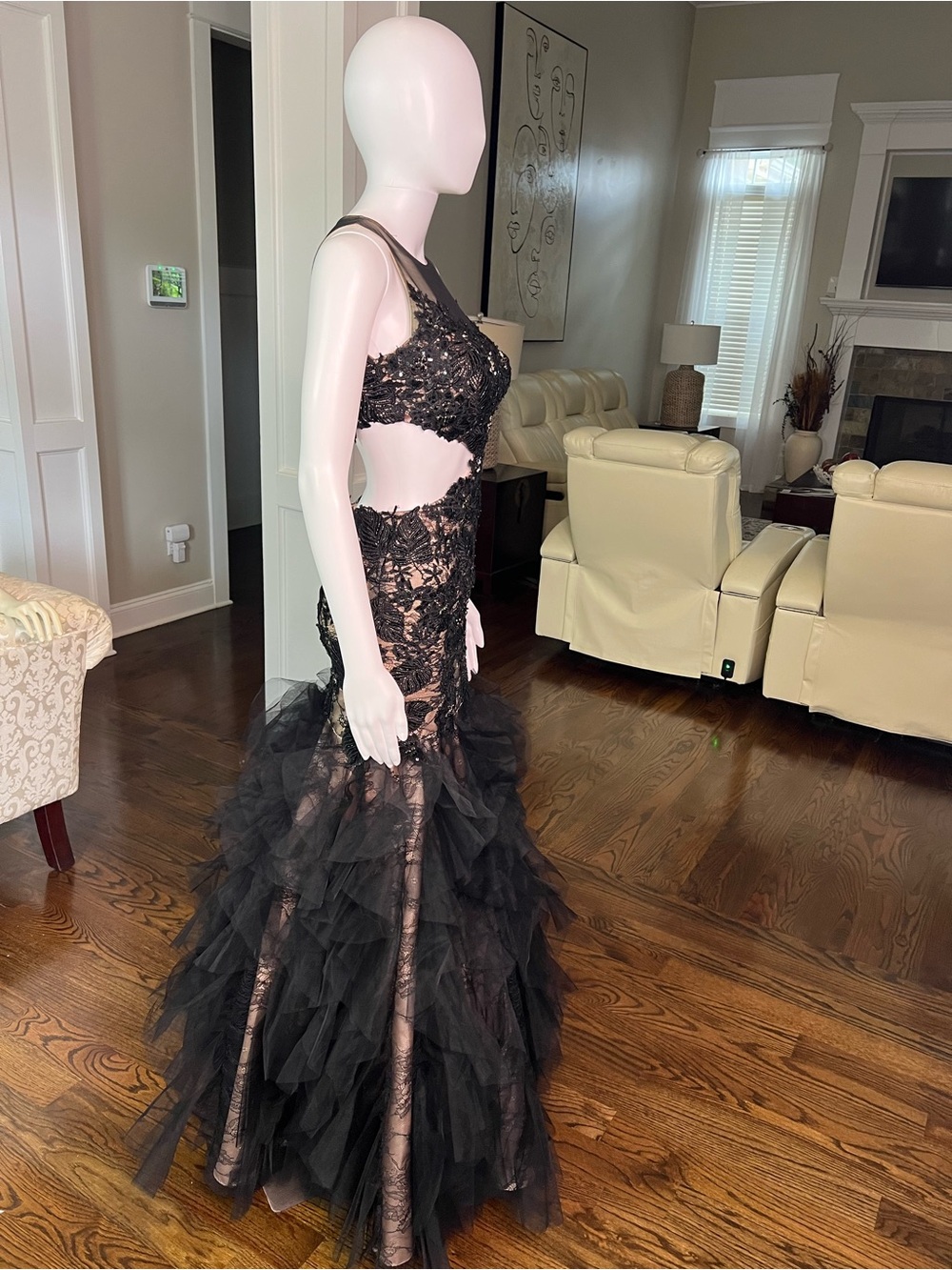 Jovani Black Cutout  Lace Appliqué Mermaid Prom Gown with Nude Underlay size 0 - Picture 6 of 10